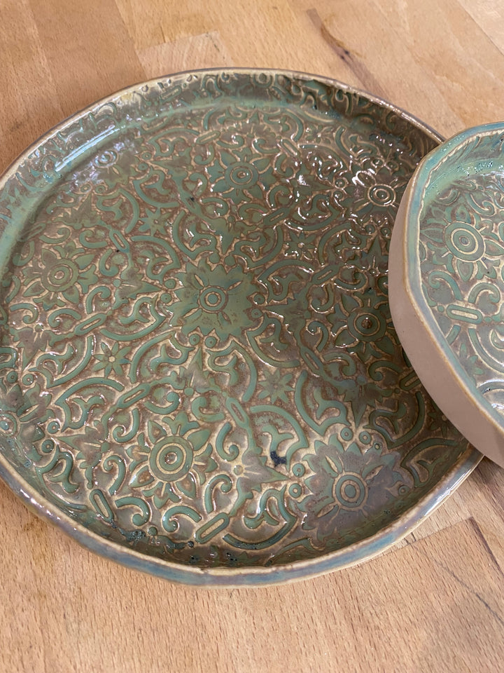 Antique green set of 2 plates
