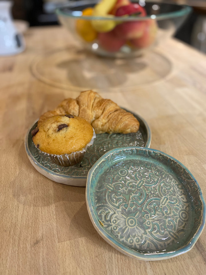 Antique green set of 2 plates